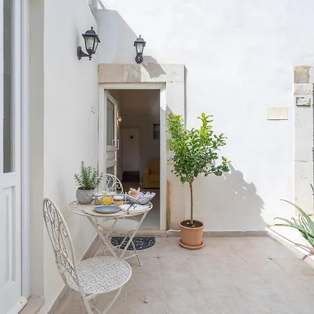 Ortigia Lifestyle 4 Seasons Holiday home *