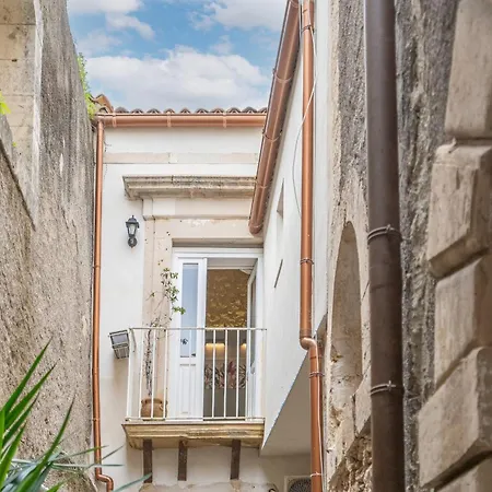 Ortigia Lifestyle 4 Seasons Holiday home *